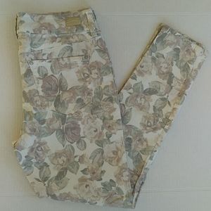 Seven7 High Rise Skinny Tummy Less Floral Pant 10 Cream